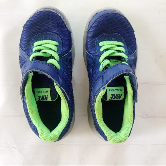 nike toddler shoes 11c